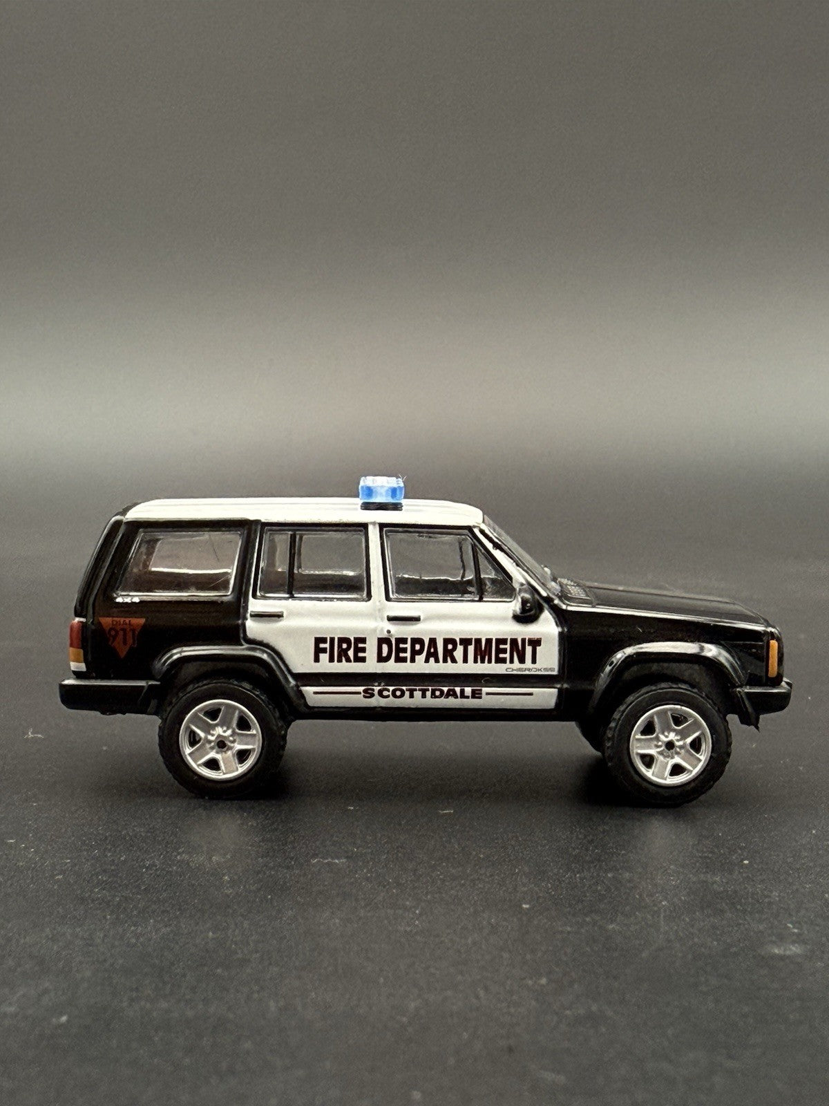 2 Pack 1/64 Whelen Edge Lightbar Blue Maui Hawaii Honolulu Police 64098