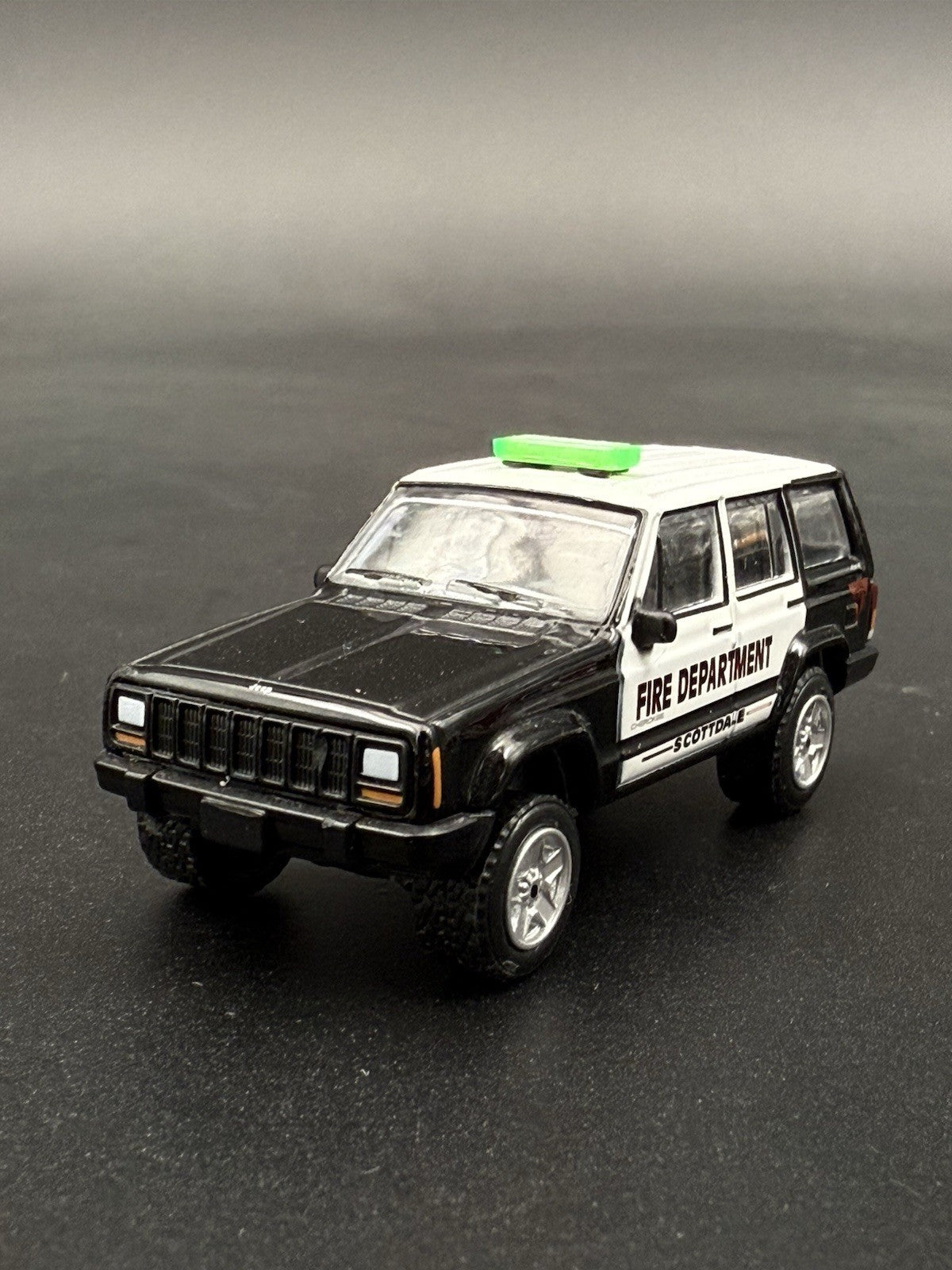 2 Pack 1/64 Mini Whelen Edge Green Lightbar Gray Top Cover Work Truck Security6