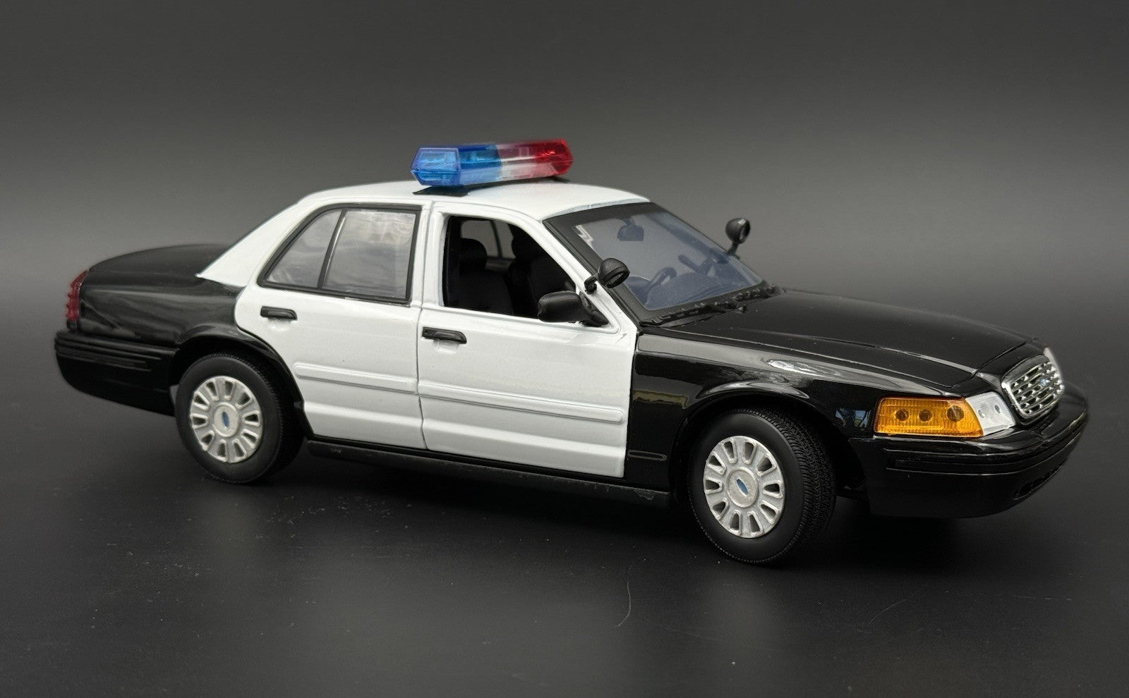 1/18 Scale Model Wheel For Motormax Crown Victoria 2006 Police Hubcap 18608