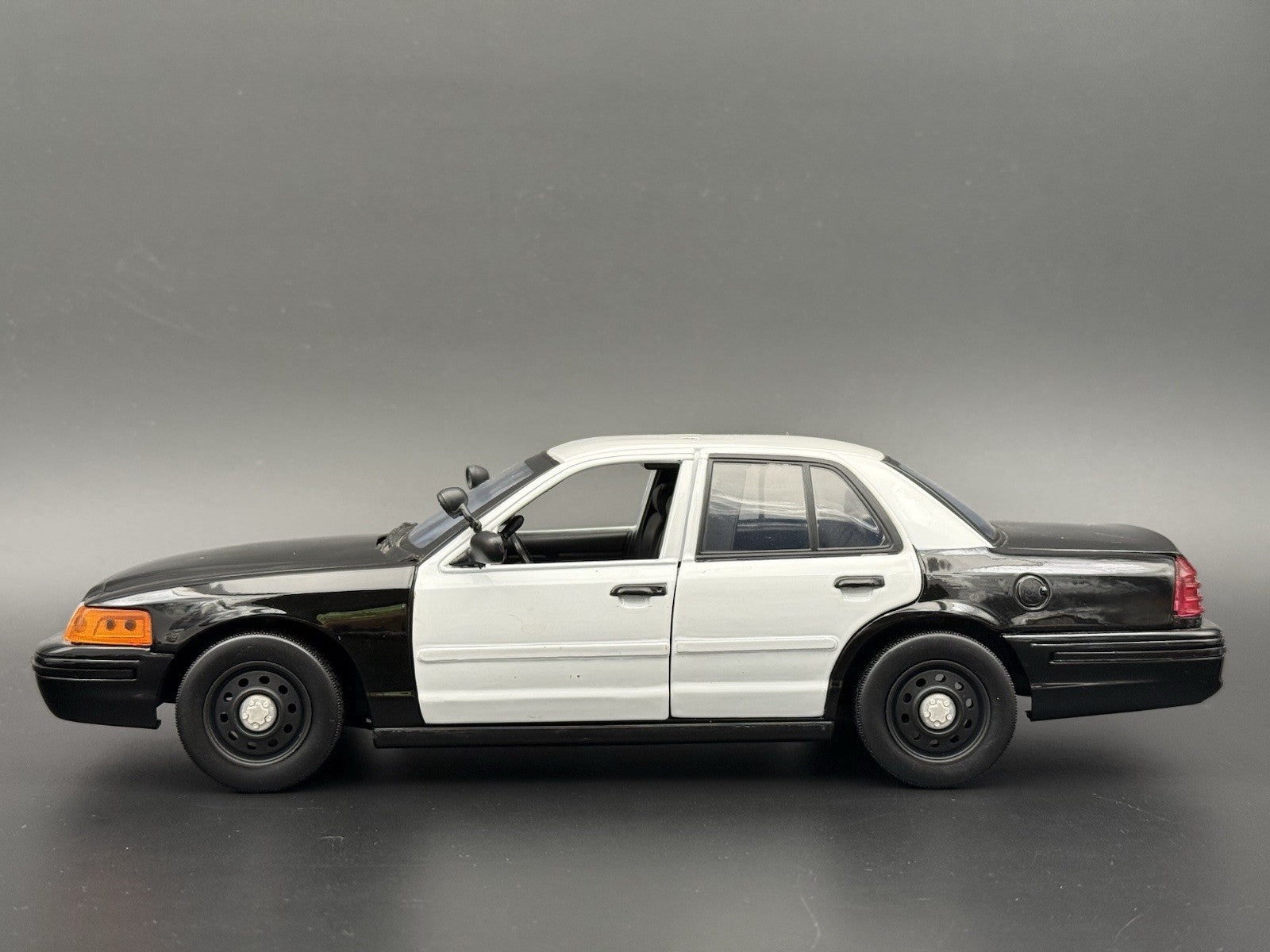 4 Pack 1/18 Scale Model 2006 Steel Wheel For Motormax Crown Victoria Police 18666