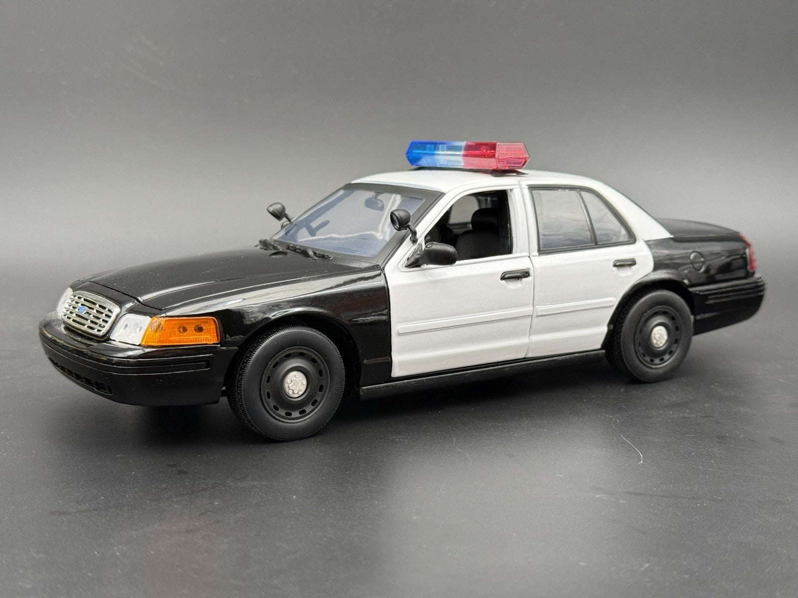 4 Pack 1/18 Scale Model 2005 Steel Wheel For Motormax Crown Victoria Police 18669