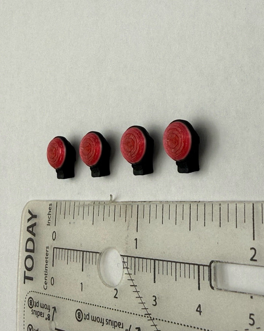 1/24 25 Scale Model Non Functional Red Vintage Round Light 24373