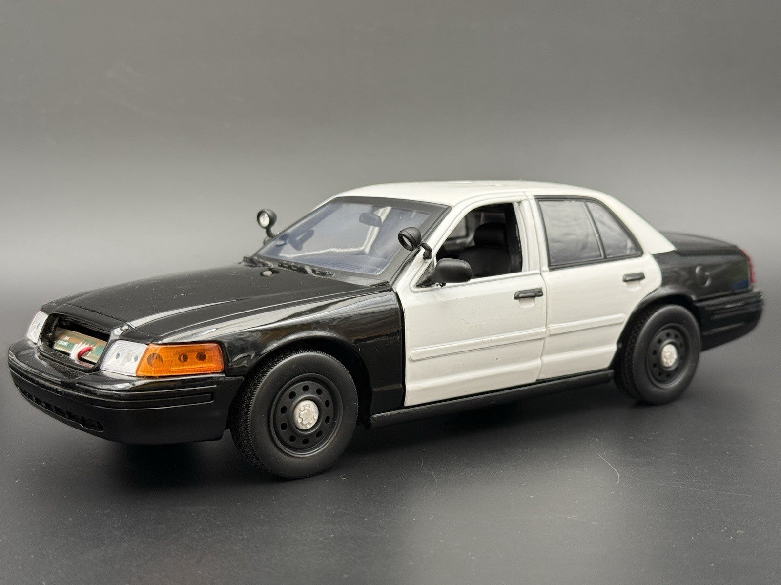 4 Pack 1/18 Scale Model 2006 Steel Wheel For Motormax Crown Victoria Police 18667