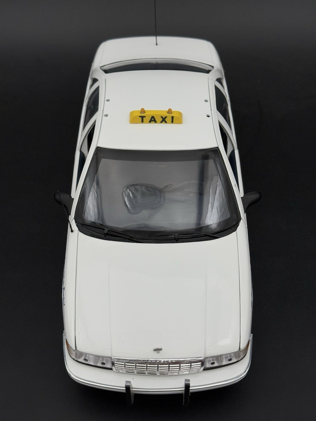 1/18 Scale Model Taxi Sign With Two Amber Lights And Lettering San Diego5