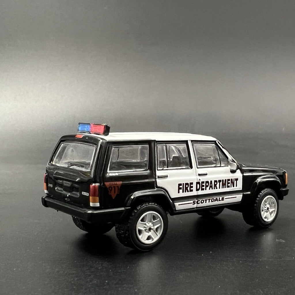 2 Pack 1/64 Blue Red Interior Traffic Arrow Board Deck Lightbar Police Fire EMS1