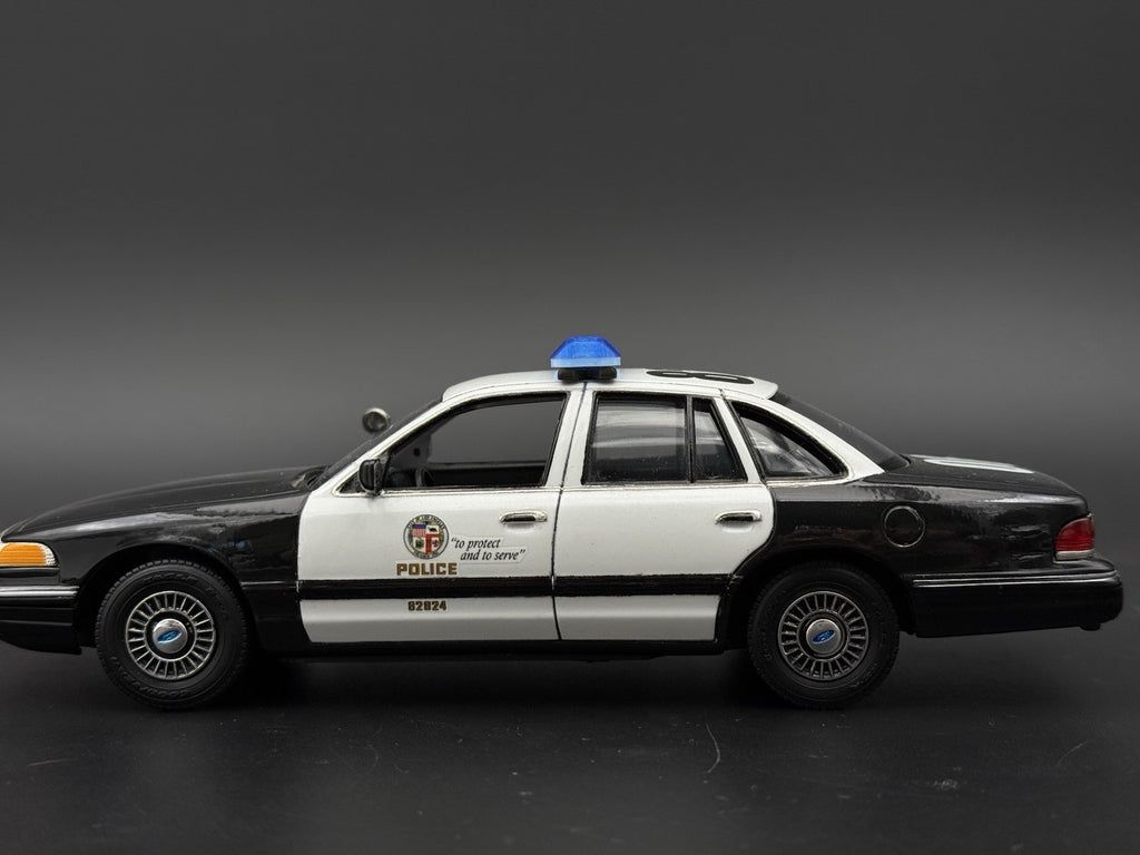 1/24 25 Scale Model Blue Code 3 Excalibur Lightbar Police11