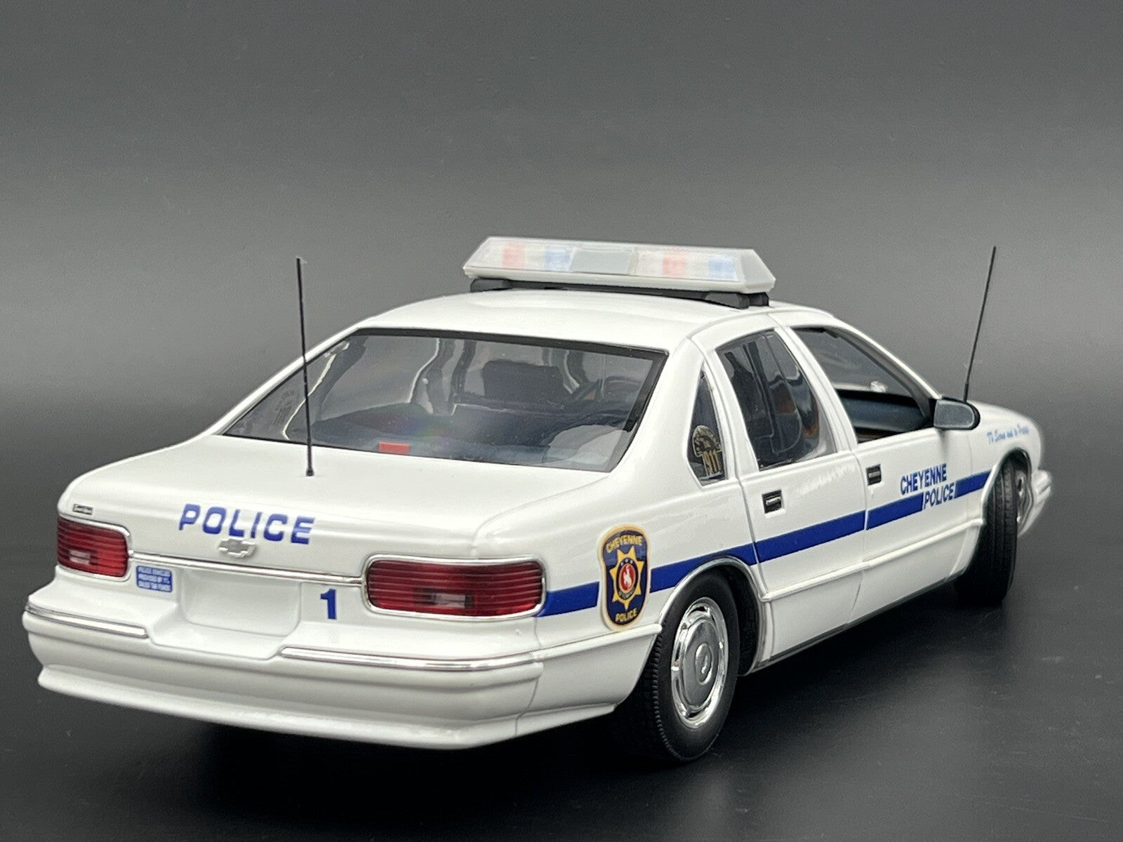 1/18 Scale Clear Code 3 LP6000 Lightbar W/ Blue Red  Internal Lens5