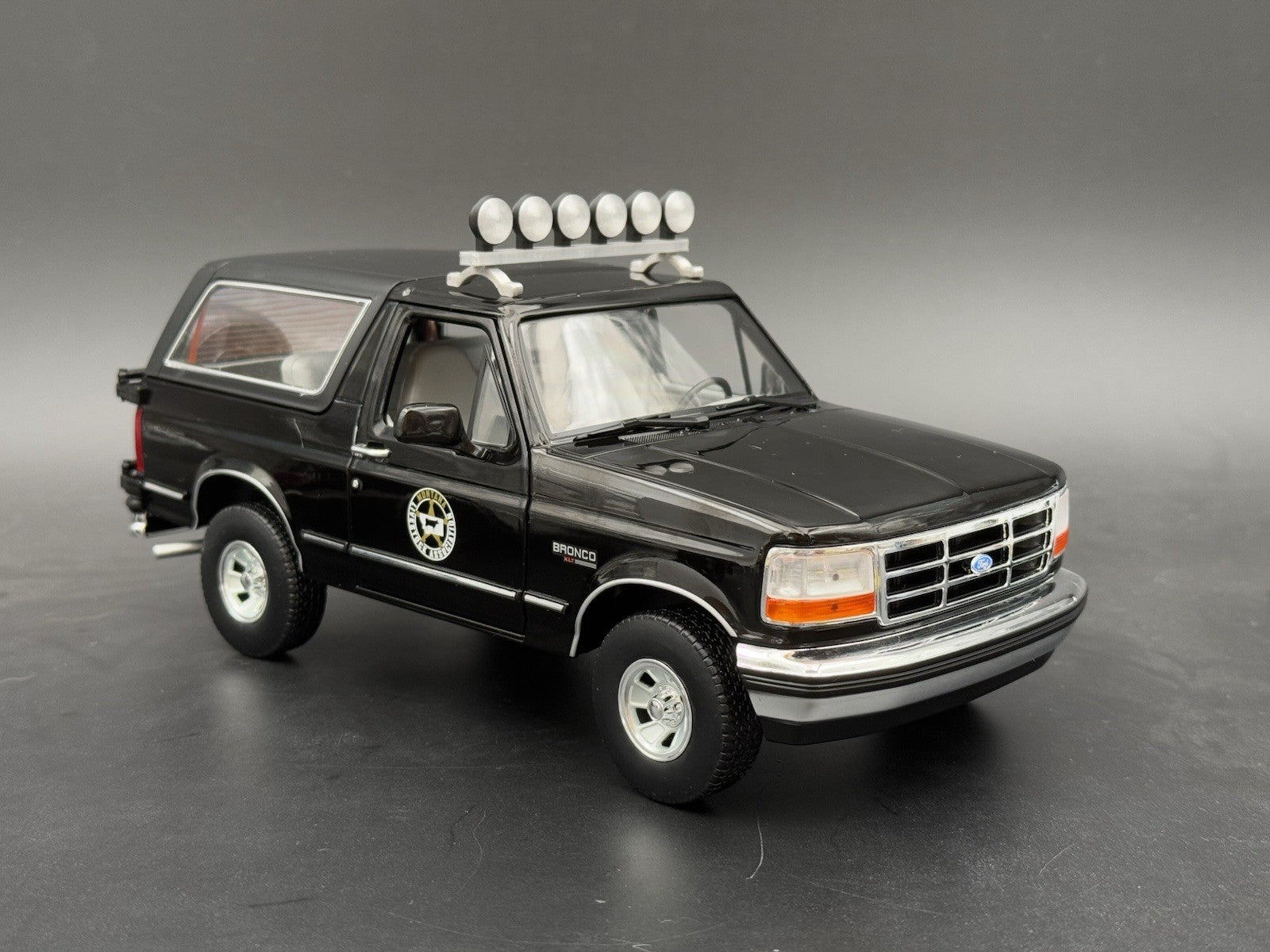 1/18 Scale LED-Compatible Off Road Lightbar Maisto Jeep Greenlight Bronco8