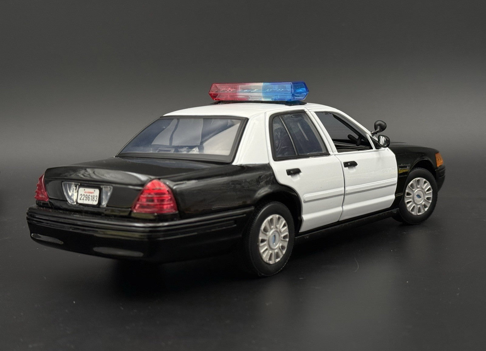 1/18 Scale Model Wheel For Motormax Crown Victoria 2006 Police Hubcap 18606