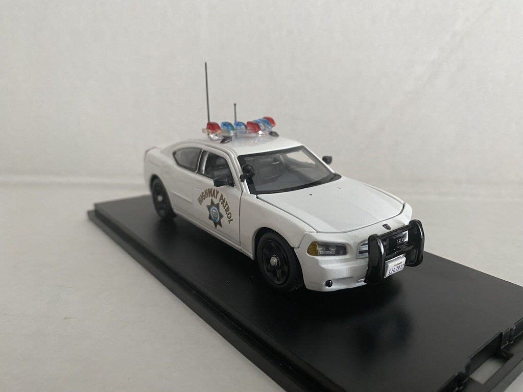 1/43 FIRST RESPONSE CHP CALIFORNIA HIGHWAY PATROL WHITE DODGE CHARGER POLICE3