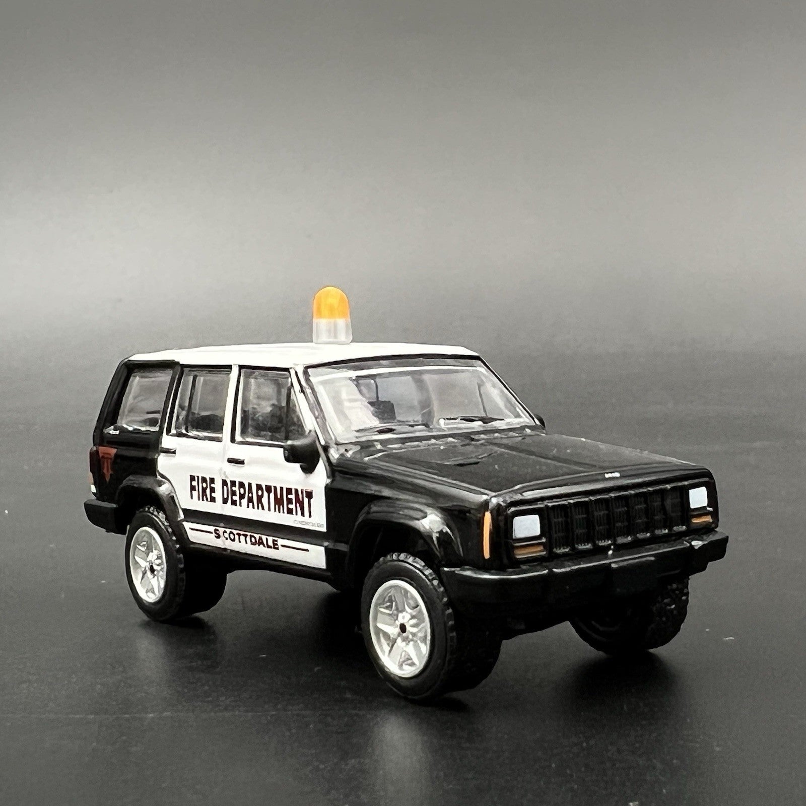 4 Pack 1/64 Vintage Amber Yellow Beacon Ray Lightbar Fire Ambulance Tow Work8