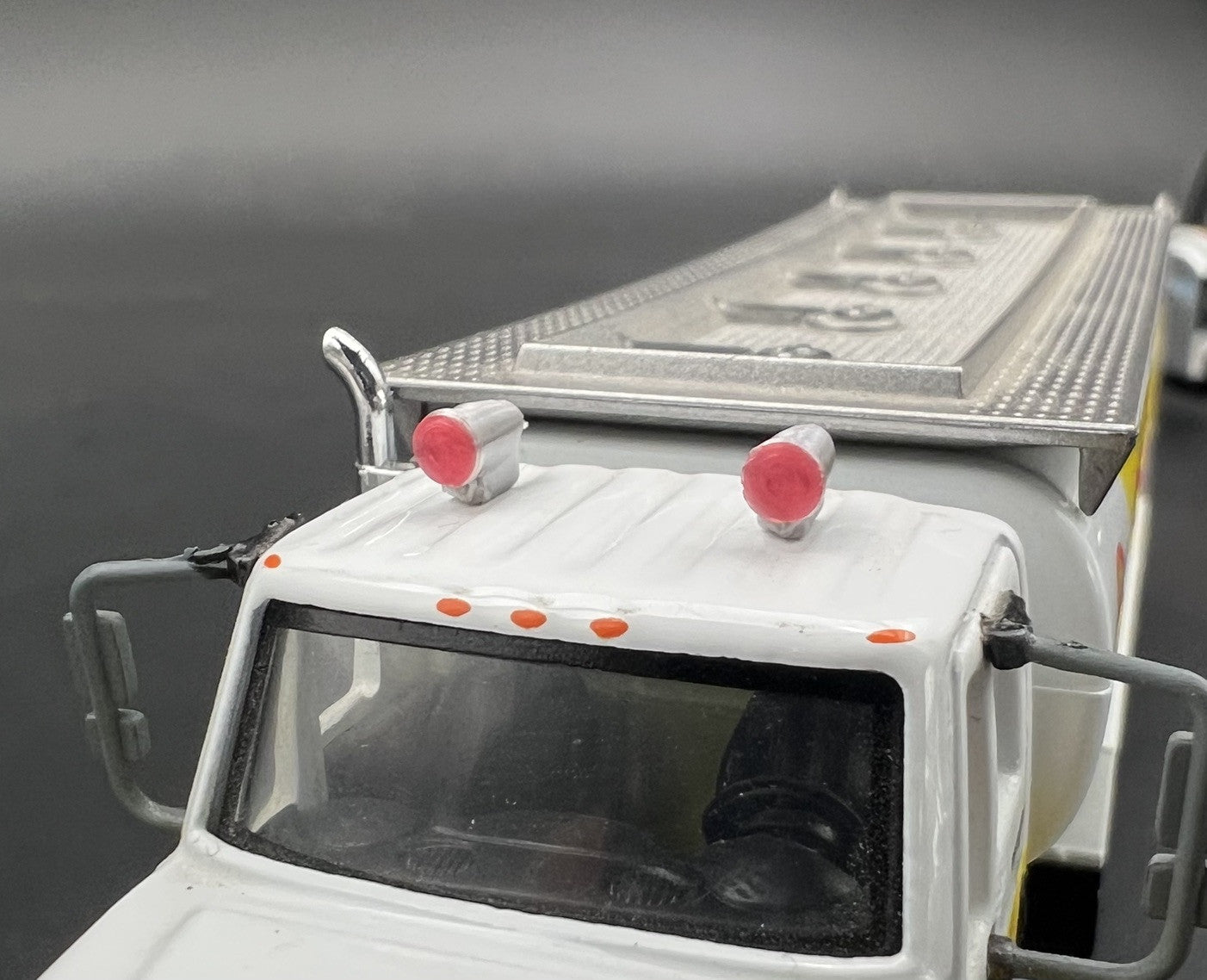 2 Pack 1/64 Siren With Red Light Fire Engine Truck Vintage Federal Signal WLR1