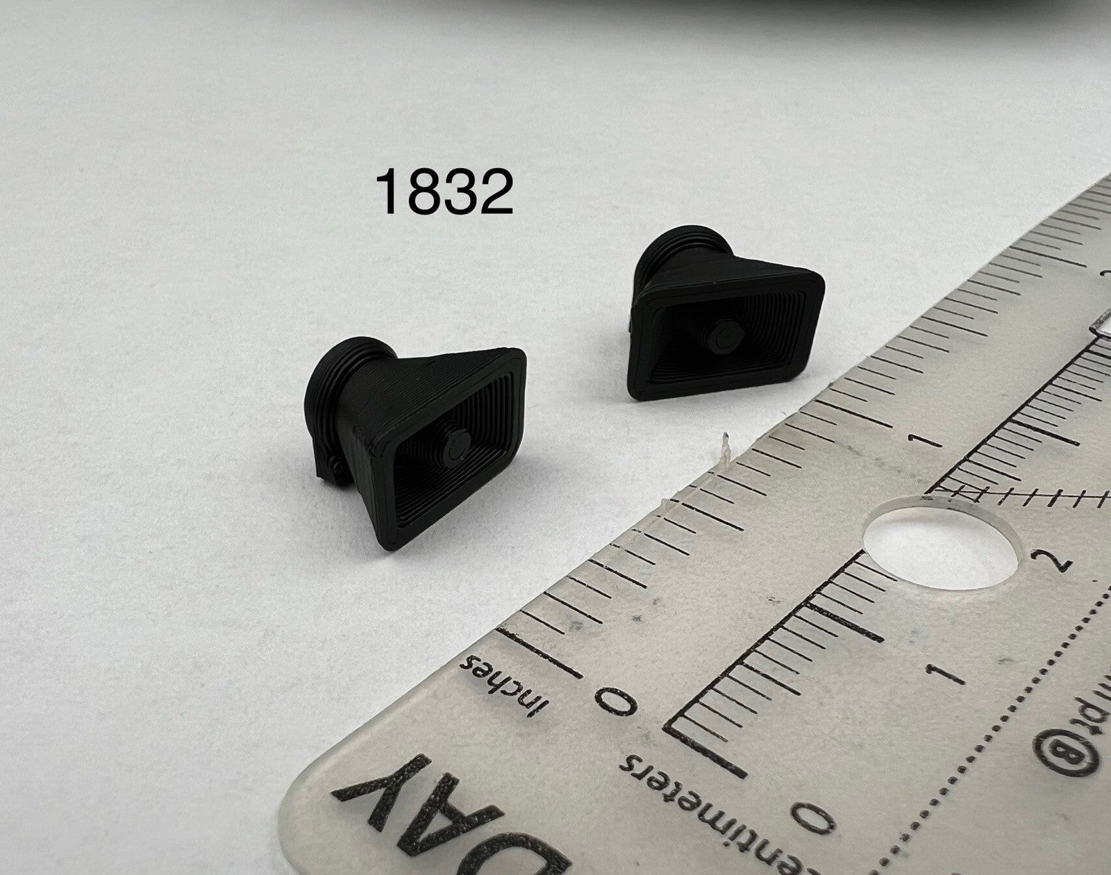 2 Pack 1/18 Siren Speaker TS100 CHP Push Bumper Style Police Federal Signal0